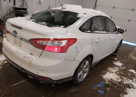 2014 Ford Focus Se z USA, uszkodzony, nr VIN 1FADP3F21EL351051